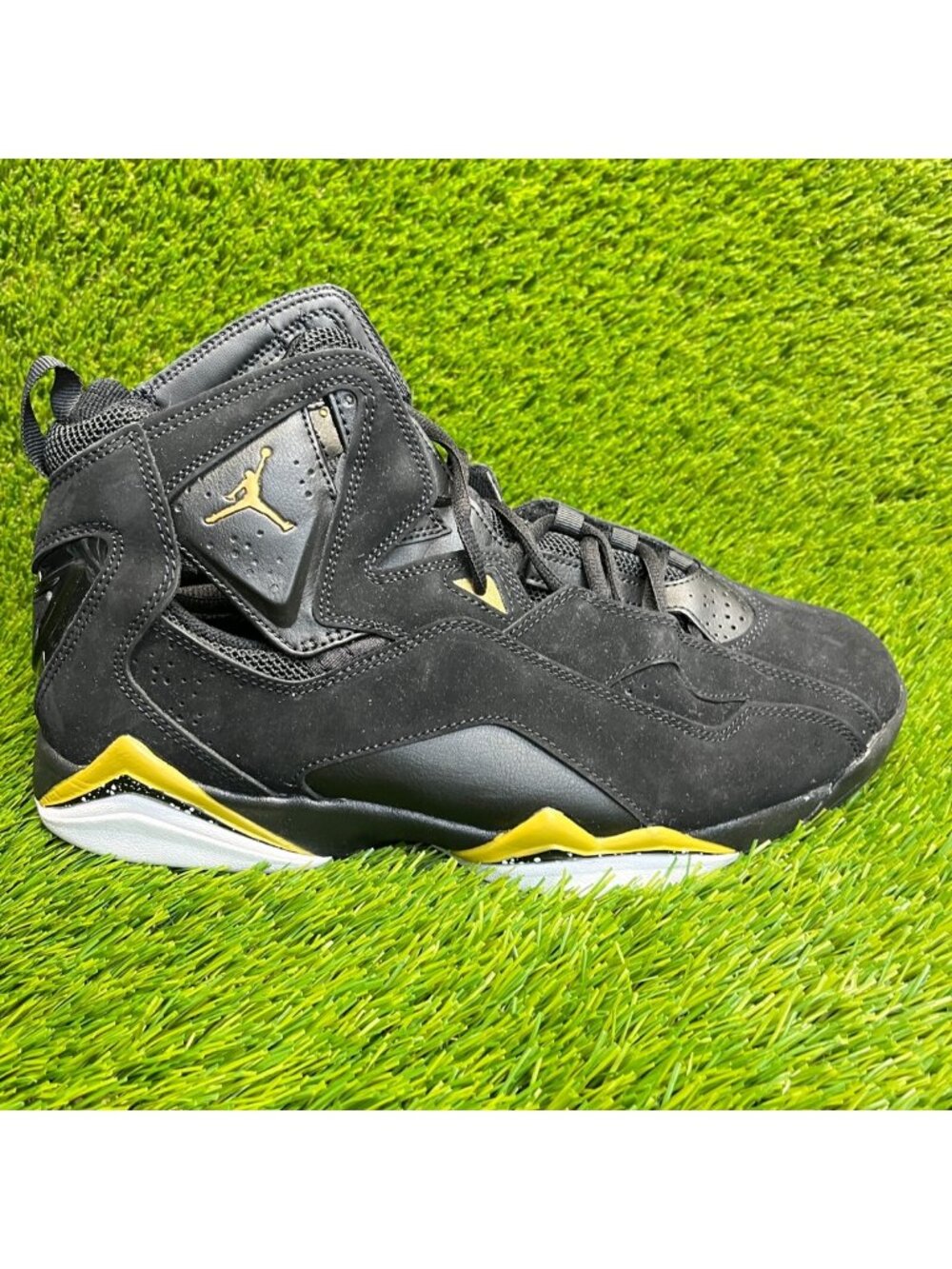 Nike Air Jordan True Flight Mens Size 11‎ Black Gold Basketball Shoes Sneakers